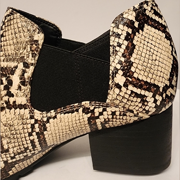 Vionic Women's Belmont Bootie In Ivory Multi Snake Leather Print Size 9.5 - Picture 11 of 13